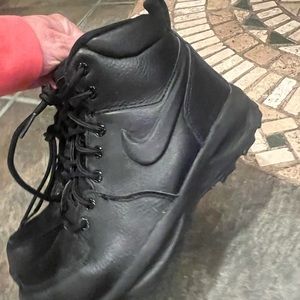 Big boy Nike Boots size 5